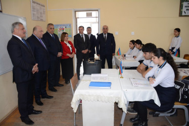 İcra başçısı Hüsənli kənd tam orta məktəbində mövcud şəraitlə tanış olub