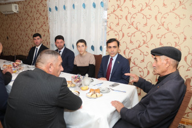 Tərtərdə “Konstitusiya və Suverenlik İli” çərçivəsində mülki şəhid Məmmədov Həsənin ailəsi ziyarət edilib