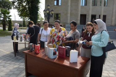 Tərtər şəhərində “Konstitusiya və Suverenlik İli”nə həsr olunmuş kitab sərgisi təşkil edilib