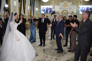 Rayon rəhbəri Vətən Müharibəsi Qəhrəmanı Azər Abdullazadənin toy şənliyində iştirak edib