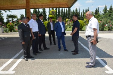 Tərtər Rayon İcra Hakimiyyətinin başçısı Xoruzlu kəndində "PATRON" MMC-yə məxsus günəbaxan tumlarının emalı müəssisəsi ilə tanış olub