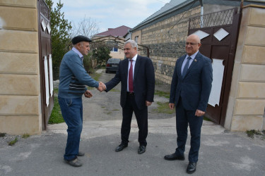 İcra başçısı Milli Məclisin deputatı ilə birlikdə şəhid anası Sitarə Əzizovanı 70 illik yubileyi münasibəti ilə ziyarət ediblər