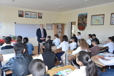 BDU alimləri Tərtər məktəblilərinə Ümummilli Lider Heydər Əliyevin irsi ilə bağlı mühazirə deyiblər