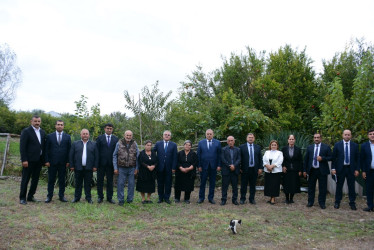 Rayon rəhbəri “Konstitusiya və Suverenlik İli” çərçivəsində Hüsənli kəndindən olan şəhid ailələri ilə görüş keçirib