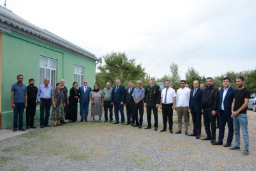 Rayon rəhbəri “Konstitusiya və Suverenlik İli” çərçivəsində Evoğlu kəndində şəhid ailələri və qazilərlə görüş keçirib