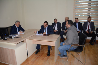 Rayon rəhbəri vətəndaş müraciətlərini dinləyib