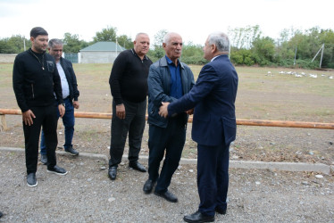 Rayon rəhbəri “Konstitusiya və Suverenlik İli” çərçivəsində Mamırlı və Poladlı kəndlərindən olan şəhid ailələri ilə görüş keçirib