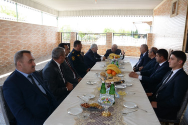 İcra başçısı Azadqaraqoyunlu kəndində 78 yaşlı müəllimi ziyarət edib