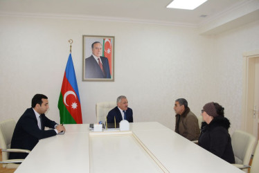 Rayon rəhbəri növbəti dəfə vətəndaş müraciətlərini dinləyib