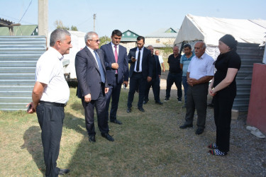 Rayon rəhbəri şəhid Arzuman Zeynallının anasının yas mərasimində iştrak edib