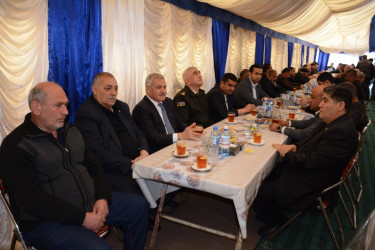 Rayon rəhbəri şəhid Arif Muxtarovun anasının yas mərasimində iştrak edib