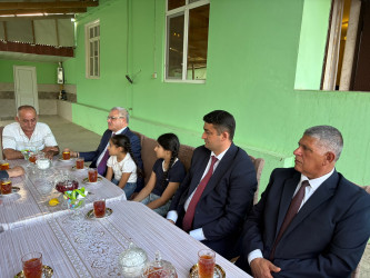 Tərtər Rayon İcra Hakimiyyətinin başçısı 27 Sentyabr – Anım Günü ilə əlaqədar Vətən müharibəsi şəhidi Elnur Hüseynovun ailəsini ziyarət edib