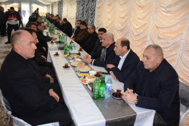 İcra başçısı Birinci Qarabağ müharibəsi şəhidi Dadaş Dadaşovun yas mərasimində iştirak edib