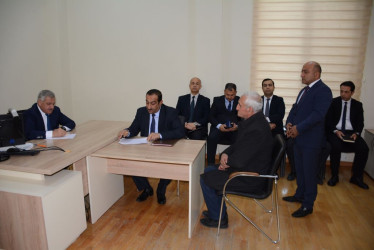 Rayon rəhbəri növbəti dəfə vətəndaş müraciətlərini dinləyib