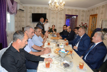 Rayon rəhbəri “Konstitusiya və Suverenlik İli” çərçivəsində Kəngərli kəndində şəhid ailələri və qazilərlə görüş keçirib