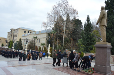 Tərtərdə Ümummilli Lider Heydər Əliyevin əziz xatirəsi dərin ehtiramla yad edilib