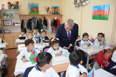 Rayon rəhbəri Qaradağlı kənd tam orta məktəbində mövcud şəraitlə tanış olub