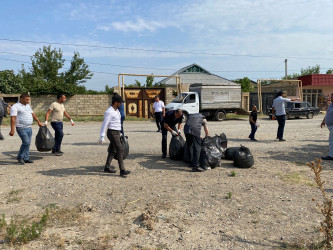 “Yaşıl dünya naminə həmrəylik ili” çərçivəsində növbəti təmizlik aksiyası Tərtər şəhəri, Şah İsmayıl Xətai küçəsində suvarma kanallarının ətrafında keçirilib