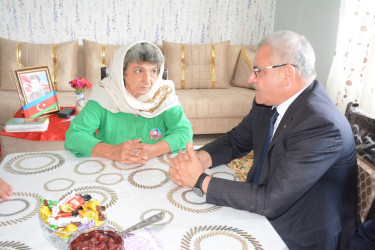 Tərtər Rayon İcra Hakimiyyətinin başçısı 27 Sentyabr – Anım Günü ilə əlaqədar Vətən müharibəsi şəhidi Anar Hüseynovun ailəsini ziyarət edib