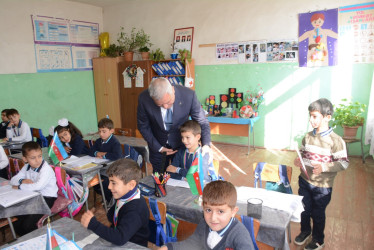 İcra başçısı Hacıqərvənd kənd tam orta məktəbində mövcud şəraitlə tanış olub