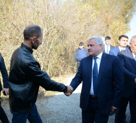 Rayon rəhbəri 2-ci dərəcəli Vətən Müharibəsi əlili Cəsarət Haqverdiyevin atasının yas mərasimində iştirak edib