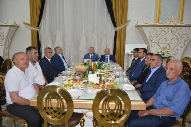 Rayon rəhbəri şəhid övladının toy şənliyində iştirak edib