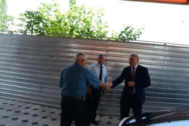 Rayon rəhbəri “Konstitusiya və Suverenlik İli” çərçivəsində Birinci Qarabağ müharibəsi əlili Şükür Qasımovun ailəsini ziyarət edib