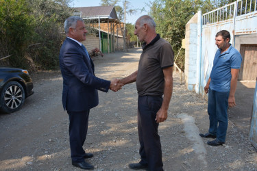 Rayon rəhbəri Vətən Müharibəsi şəhidi Məmmədov Elman Bəhmən oğlunun ikinci ildönümü ilə əlaqədar ailəsini ziyarət edib