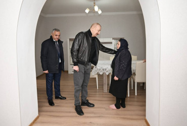 İlham Əliyev Ağdərə rayonunun Çapar kəndində görülmüş işlərlə tanış olub