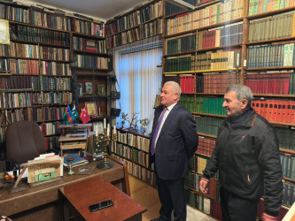 İcra başçısı  80 yaşlı rayon ziyalısı Rauf Həsənzadəni evində ziyarət edib