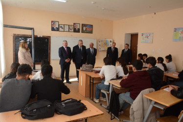 İcra başçısı Köçərli kənd tam orta məktəbində mövcud şəraitlə tanış olub