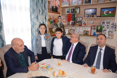 Rayon rəhbəri “Konstitusiya və Suverenlik İli” çərçivəsində “Azərbaycan Bayrağı” ordenli Vətən müharibəsi şəhidi Aslan Hüseynovun ailəsini ziyarət edib