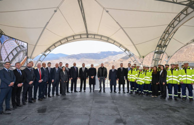 İlham Əliyev Ağdərə rayonunun Canyataq kəndində “Dəmirli” Filiz Emalı Kompleksinin fəaliyyəti ilə tanış olub