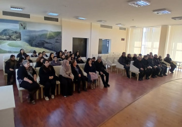 İstifadə olunmuş kağızların təkrar emal müəssisələrinə təhvil verilməsi və elektrik enerjisindən qənaətlə istifadənin təbliğ edilməsi mövzusunda rayon icra hakimyyətinin təşkilatçılığı ilə idarə,müəssisə  və təşkilatlarda maarifləndirmə tədbirləri keçirilib