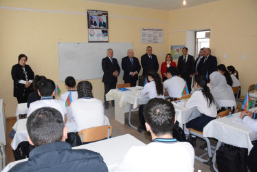 İcra başçısı Hüsənli kənd tam orta məktəbində mövcud şəraitlə tanış olub