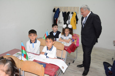 Rayon rəhbəri Azad Qaraqoyunlu kənd tam orta məktəbində mövcud şəraitlə tanış olub