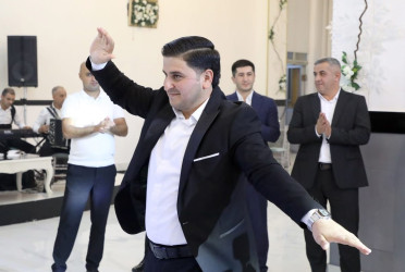 Rayon rəhbəri Vətən Müharibəsi Qəhrəmanı Azər Abdullazadənin toy şənliyində iştirak edib