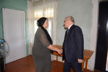 Tərtər Rayon İcra Hakimiyyətinin başçısı 27 Sentyabr – Anım Günü ilə əlaqədar Vətən müharibəsi şəhidi Ələkbər Ələkbərlinin ailəsini ziyarət edib