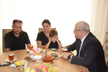 Tərtər Rayon İcra Hakimiyyətinin başçısı 27 Sentyabr – Anım Günü ilə əlaqədar Vətən müharibəsi şəhidi Yasən Mehdiyevin ailəsini ziyarət edib
