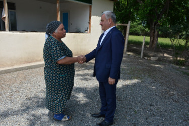 İcra başçısı Vətən müharibəsi şəhidi Elşən Əlizadənin ailəsini ziyarət edib