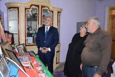 Rayon rəhbəri “Konstitusiya və Suverenlik İli” çərçivəsində şəhid Cəfərov Təbrizin ailəsini ziyarət edib