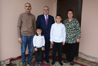 Rayon rəhbəri “Konstitusiya və Suverenlik İli” çərçivəsində Birinci Qarabağ müharibəsi əlili Şahid Məmmədovu ziyarət edib