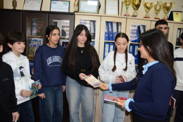 BDU Tərtərdəki bir sıra ümumtəhsil müəssisələrinin kitabxanalarına kitablar hədiyyə edib