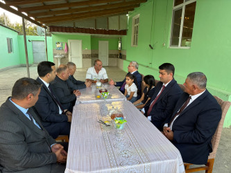 Tərtər Rayon İcra Hakimiyyətinin başçısı 27 Sentyabr – Anım Günü ilə əlaqədar Vətən müharibəsi şəhidi Elnur Hüseynovun ailəsini ziyarət edib