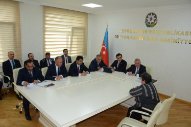 Rayon rəhbəri və Milli Məclisin deputatı vətəndaşların müraciətlərini dinləyiblər