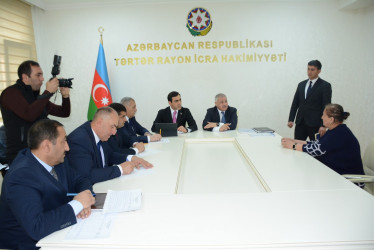 Rayon rəhbəri və Milli Məclisin deputatı vətəndaşların müraciətlərini dinləyiblər