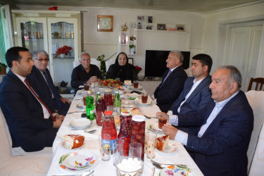 Rayon rəhbəri birinci Qarabağ müharibəsində itkin düşmüş,  şəhid Kəmaləddin Alışovun atası  Əhəd Alışovu 90 illik yubileyi münasibəti ilə təbrik edib