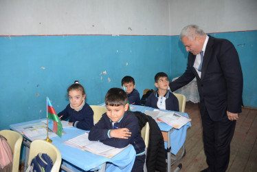 Rayon rəhbəri Mamırlı kənd tam orta məktəbində mövcud şəraitlə tanış olub