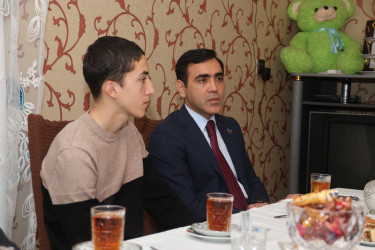 Tərtərdə “Konstitusiya və Suverenlik İli” çərçivəsində mülki şəhid Məmmədov Həsənin ailəsi ziyarət edilib
