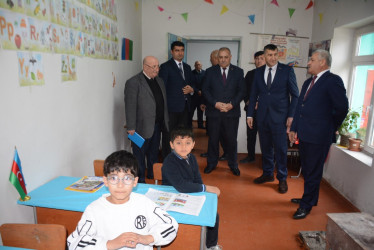 Rayon rəhbəri Təzəkənd kənd ümumi orta məktəbində mövcud şəraitlə tanış olub